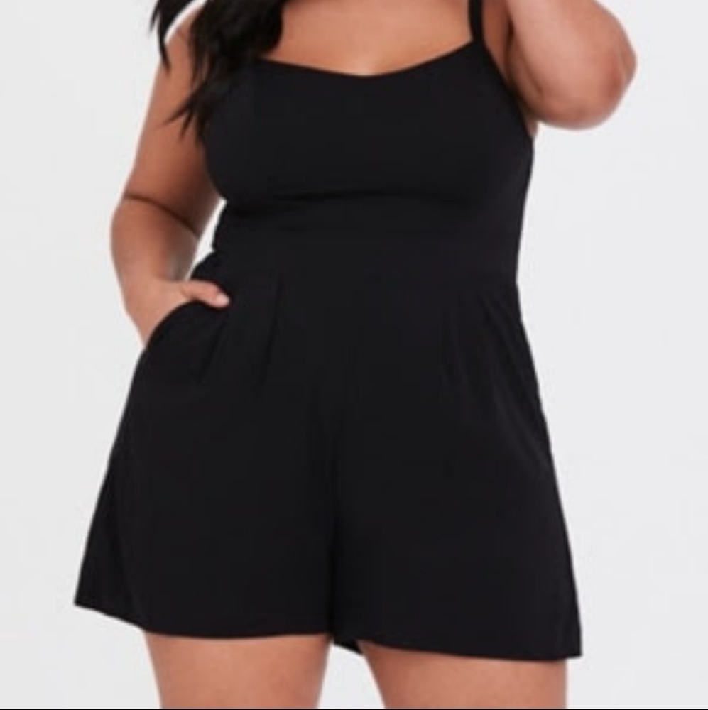 Black Torrid Challis Romper, new only tried on.